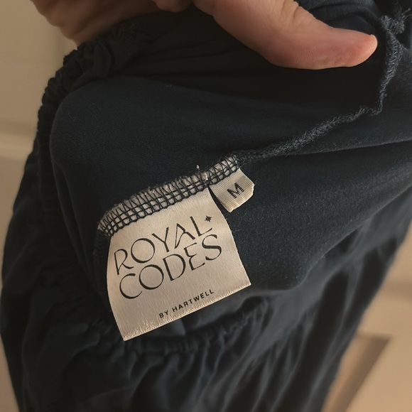 Deep blue royal codes priestess dress - Picture 3 of 3